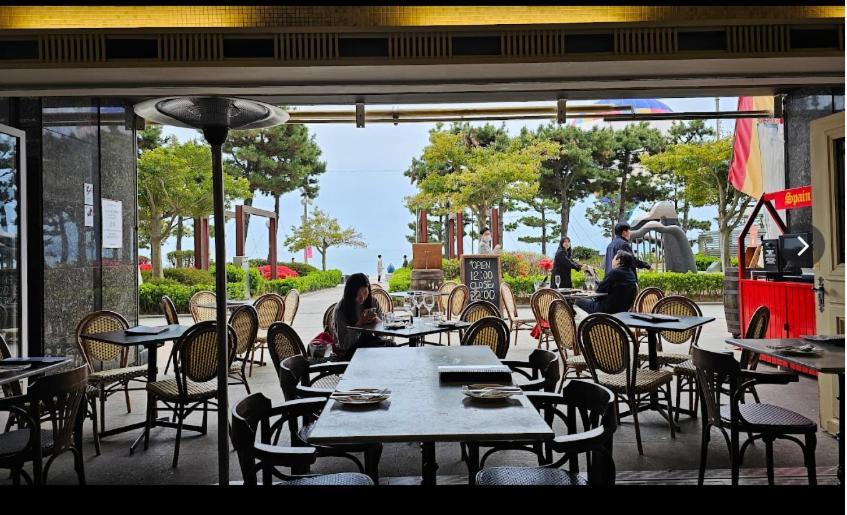 Haeundai Beach 1 Cho Apartment ปูซาน ภายนอก รูปภาพ
