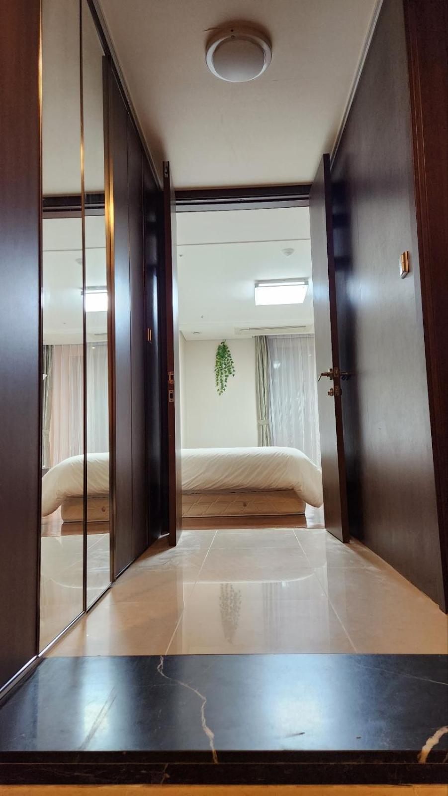 Haeundai Beach 1 Cho Apartment ปูซาน ภายนอก รูปภาพ